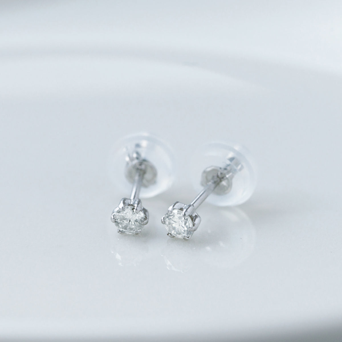 ダイヤモンドピアス WD 計0.1ct PT900 プラチナ 6本爪 スタッド