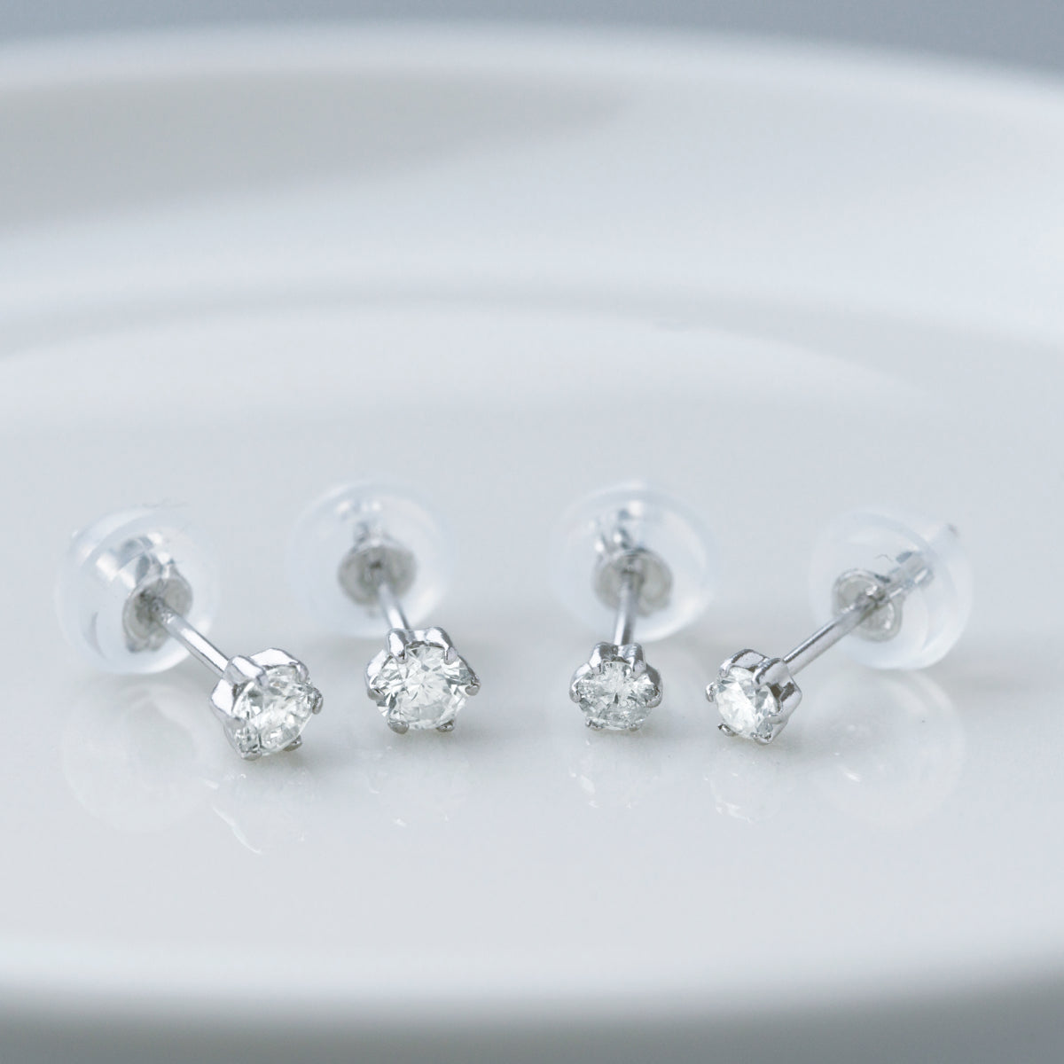 ダイヤモンドピアス WD 計0.1ct PT900 プラチナ 6本爪 スタッド