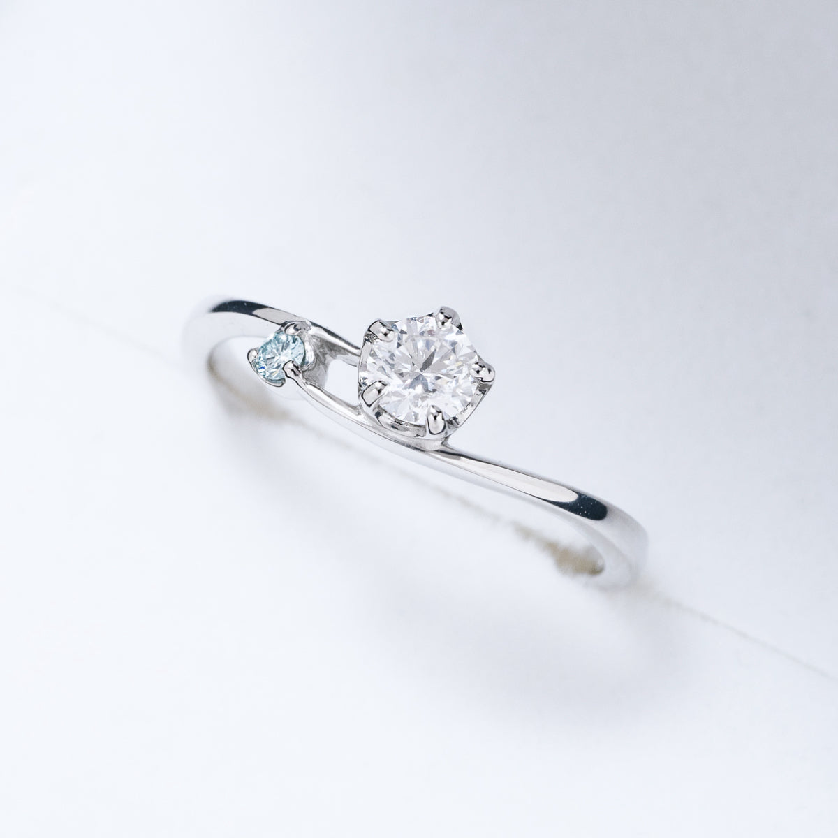 アイスブルーダイヤモンドリング 0.2ct-up PT900 プラチナ 5本爪留め