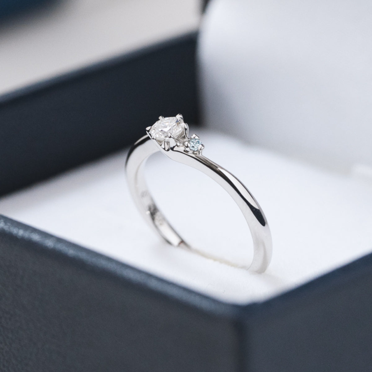 アイスブルーダイヤモンドリング 0.2ct PT900 プラチナ 6本爪留め
