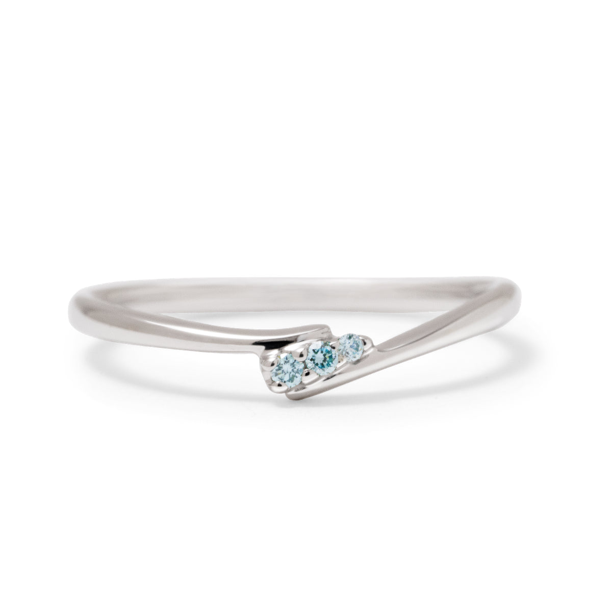 files/three-stone-ring-iceblue-dia-3stones-002ct-k10wg-1.jpg