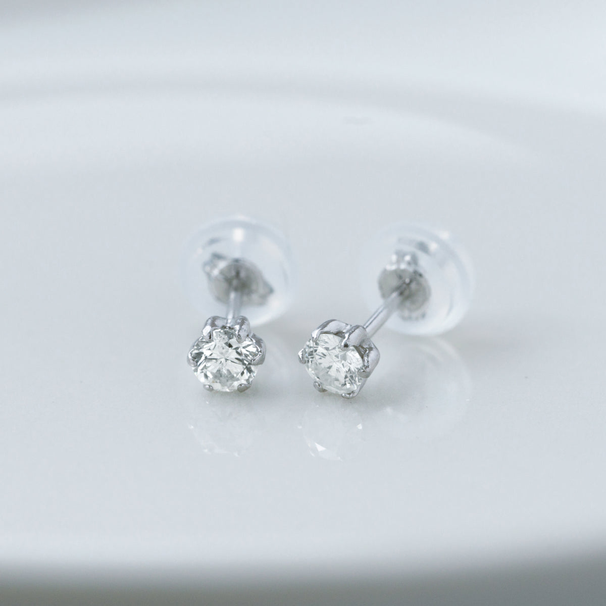 ダイヤモンドピアス WD 計0.2ct PT900 プラチナ 6本爪 スタッド – facett 公式オンラインショップ