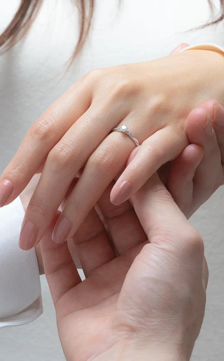 天然ダイヤモンド鑑定書付き婚約指輪